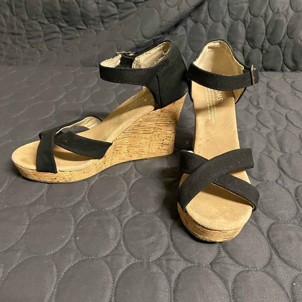 Toms Wedge
